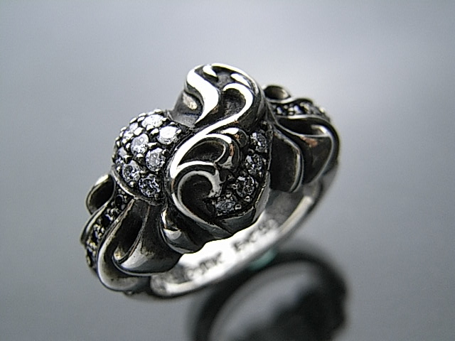 フローラルハートリング　ダイヤ＆ブラックダイヤ　パヴェカスタム