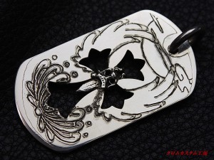 クロムハーツ、ドッグタグクロスダガーペンダント