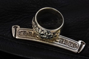 Chrome Hearts フローラルクロスリングサファイアパヴェ