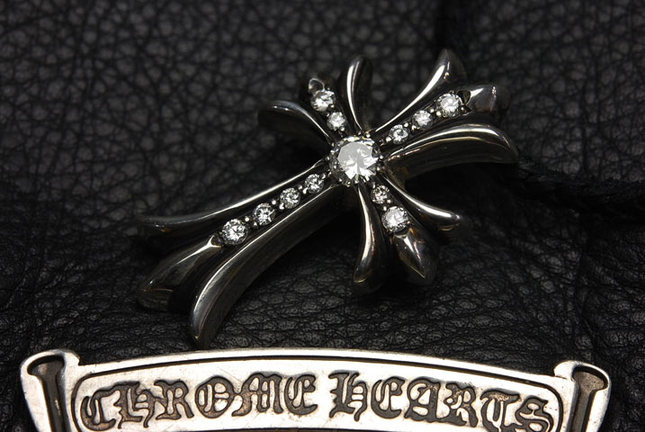 クロムハーツ、クロスペンダントSM、ダイヤパヴェ新品製作