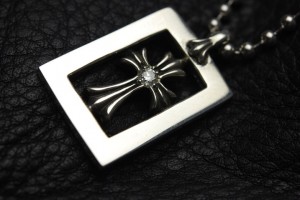 クロムハーツ、フレームドベビーファットクロスチャーム