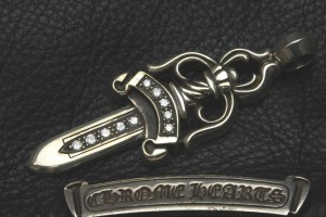 クロムハーツ、CH ダガーペンダントラージ