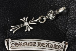 クロムハーツ、1ボールタイニーCHクロス1ダイヤ