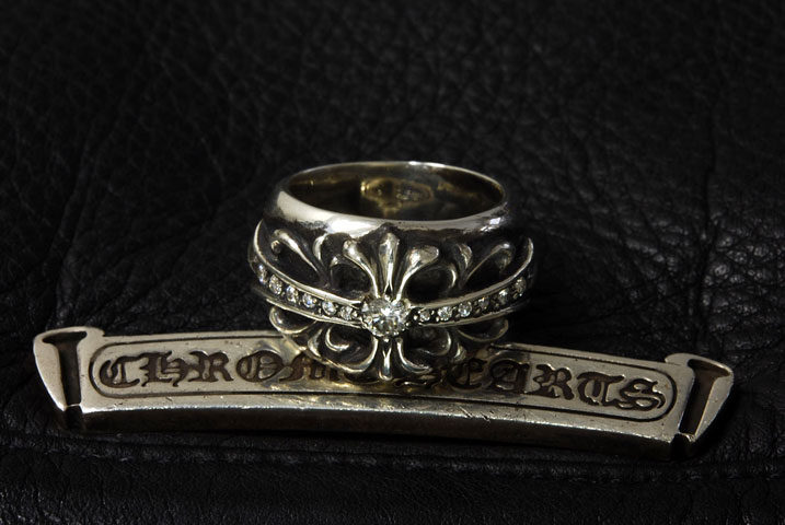 クロムハーツ、フローラルクロスリング、ダイヤパヴェカスタム