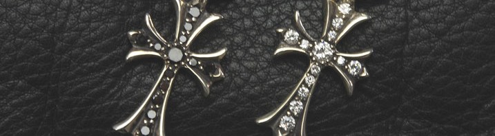 クロムハーツタイニーCHクロスチャーム、ダイヤパヴェ