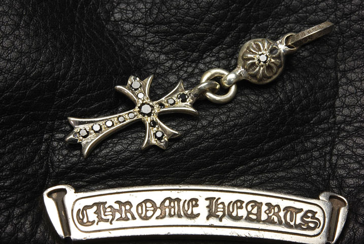 クロムハーツ、1ボールタイニーCHクロスチャーム