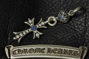 クロムハーツ1ボールタイニーCHクロスチャーム