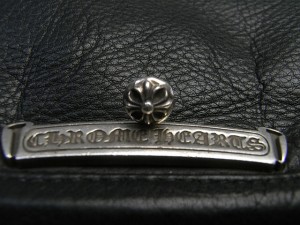 カスタム前のクロスボールスタッドピアス