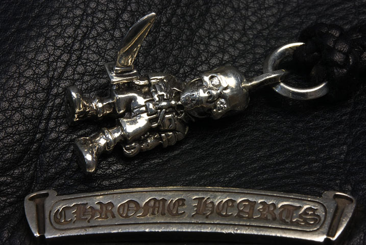 フォーティーぺぺ、ペンダントダイヤ