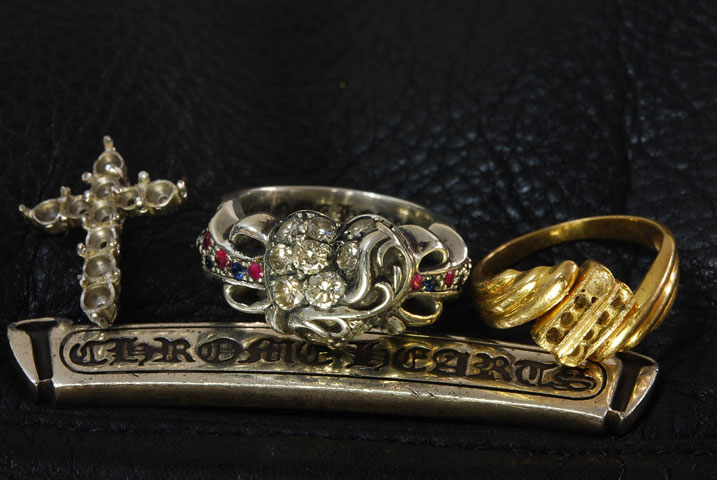 クロムハーツ、フローラルクロスハートリングに持ち込み石を取付