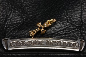 ブラックダイヤパヴェカスタム後のクロムハーツ22Kチャーム