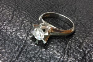 リフォーム前の立爪リング