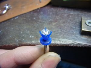 ダイヤを乗せてみます。