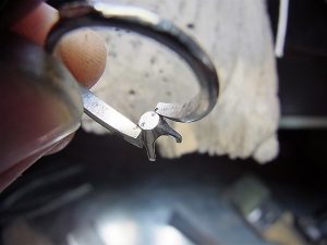 位置を決めて、ロー付けします。