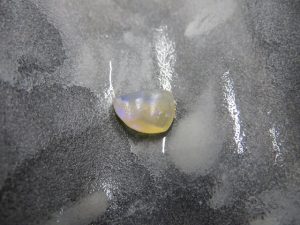 形が整ったら、キズを取ります。