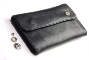 修理前の財布です。