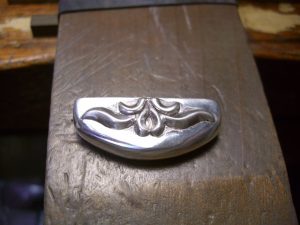 パーツを外して磨きます。