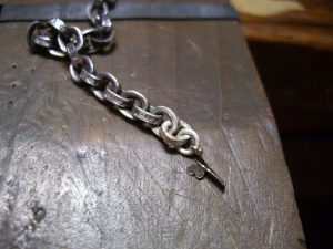 パーツを取り付けます。