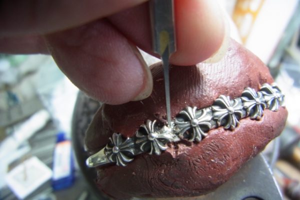 クロムハーツ バングルの折れ修理