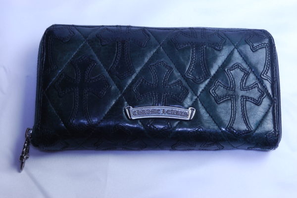 塗装前のクロムハーツウォレット(表）