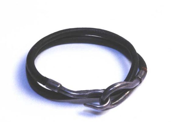 修理前のエルメスチョーカー