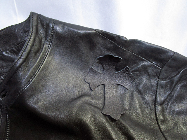 修復箇所にクロスパッチを置いてみました。