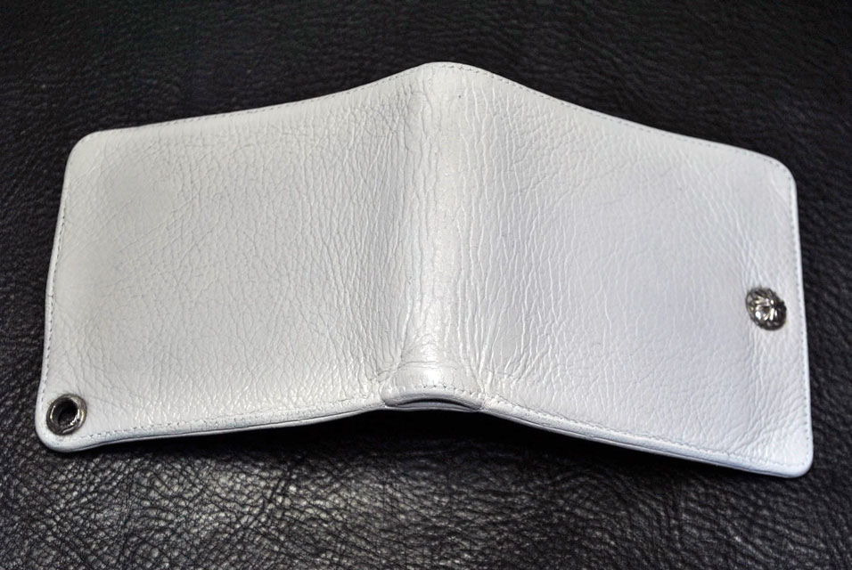 クロムハーツ 白財布 染め直し後 表面の復元