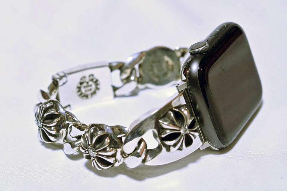 仕上げ後：クロムハーツ アップルウォッチバンド ダイヤ入り 新品仕上げ後 ツヤ復元