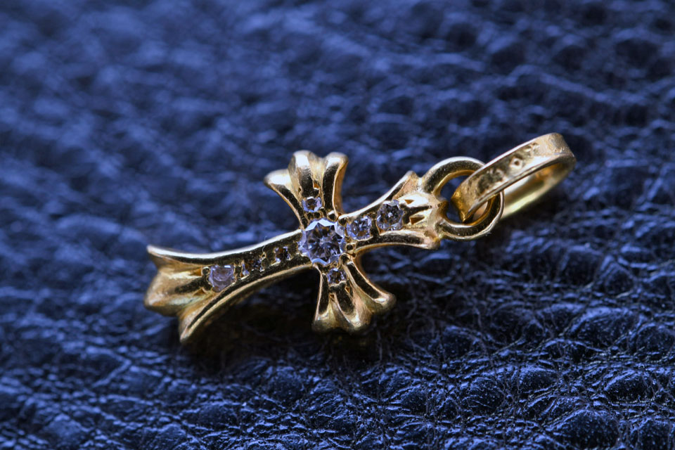 22K ベビーファット パヴェダイヤ 爪が潰れた 修復前