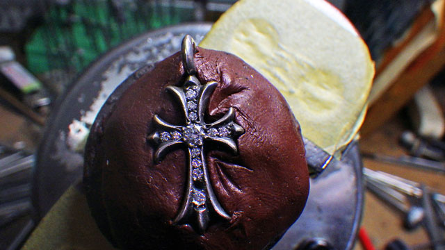 クロムハーツのダイヤ留め直し3種それぞれの爪修復ノウハウとは？