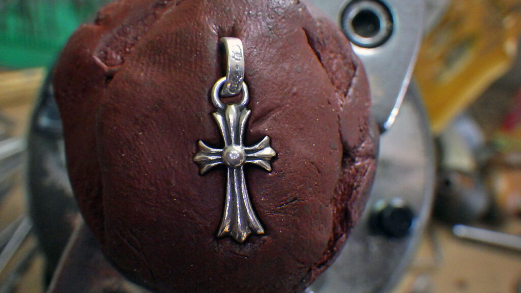 彫刻台で固定して芯ブレを抑制