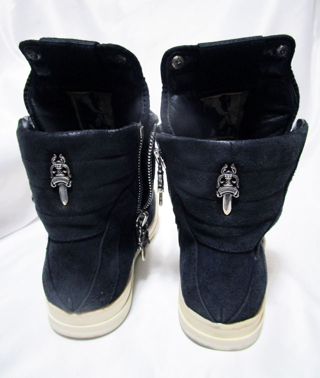 裏側には、ダガーパーツが付いています