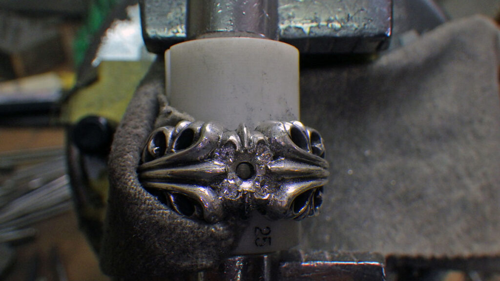 センターダイヤを一旦外します